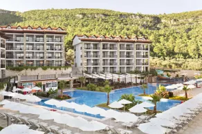 Ramada Resort by Wyndham Akbuk - Piscina