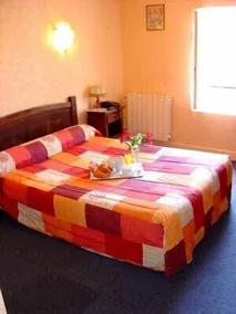 Logis Hotels - La Table d'Antan - Hôtel 2 étoiles et Restaurant - Værelse