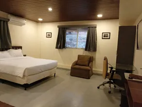 Mountain Meadows Resort - Room