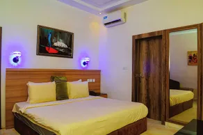 Kashvalley Hotel and Suites - Room