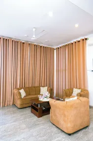 Surendra Seaview - Rezeption