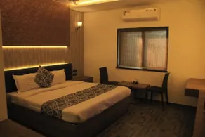 Hotel Sahyadri - Room