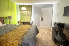 OYO Hickory House Inn - Chambre