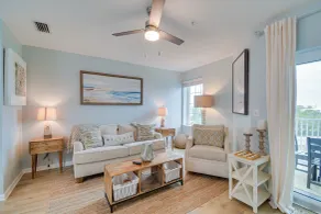 Gulf Coast 'cozy Condo' w/ Pool: Walk to Beach! - Intérieur
