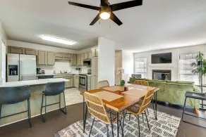 7 Mi to Beach! Family Wilmington Gem w/ Yard - Innvendig