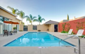 Holiday Inn Express Oakdale by IHG - Piscina