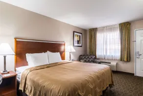 Quality Inn University near Downtown - Chambre