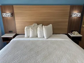 Jacksonville Inn and Suites - Rom