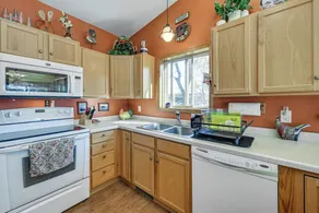 Lake Wissota Home w/ Private Dock + Fire Pit! - Interiör