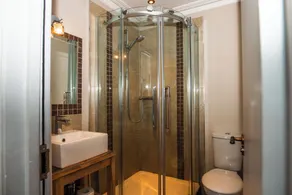 Elgano Guest House - Bathroom