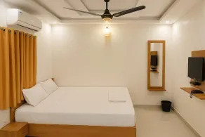 PY OLLIV Chennai THIRUVALLUR - Zimmer