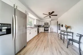Home < 1 Mi to Lake Erie & Shades Beach Park! - Innvendig