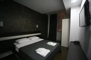 West Tower Hotel - Zimmer