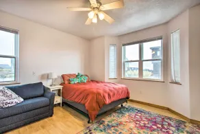 Walk to Beach: Pacific City Home w/ Bay Views! - Innenbereich