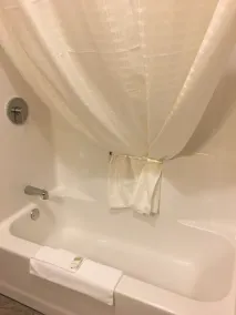 Cobblestone Hotel & Suites - Paxton - Badezimmer