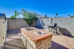 Pool, Patio & Fireplace: Glendale Oasis! - Interior