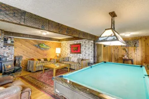 Waterfront Hood Canal Home w/ Pool Table! - Interni