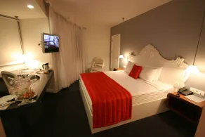 Hotel Beyond - Habitación