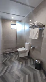 Fan's Hotel- Ormoc - Badrum