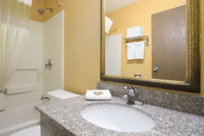 Super 8 by Wyndham Amarillo - Badrum