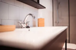 Lindala - Bathroom