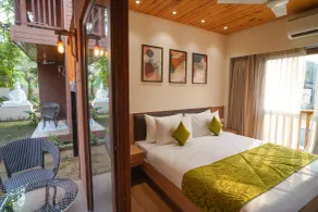 TreeHouse Mars Beach Cottages & Villas - Room