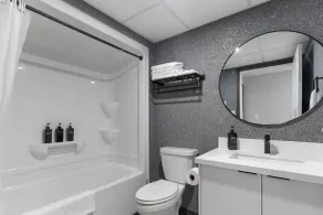 Lux Suites Extended Stay - Bathroom