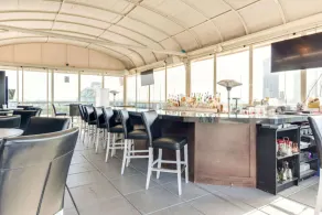 Vista LIC Hotel, Premier Collection by Best Western - Restaurante