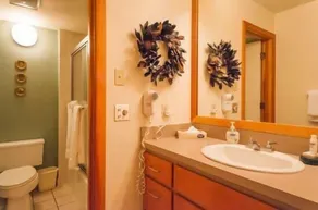 Pines Condominiums 2 Bedroom Apartment by Key to the Rockies - Badezimmer