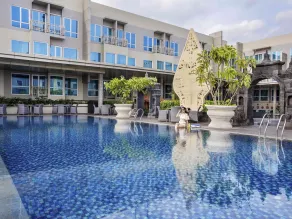 Grand Mercure Yogyakarta Adi Sucipto - Piscine