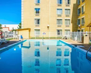 Quality Inn & Suites CVG Airport - Piscine