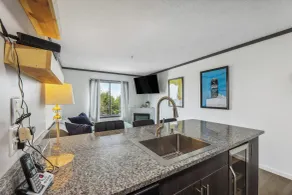 Cozy Snowshoe Condo Rental: Walk to Chair Lift! - Interiör