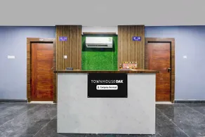 Townhouse Oak Nizampet X Bus Terminal - Lobby