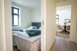 Vibrant apartment on bustling street, above a restaurant - Perfect for tourists, - Room
