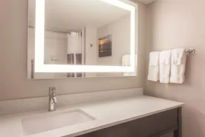 La Quinta by Wyndham Columbus North - Salle de bain