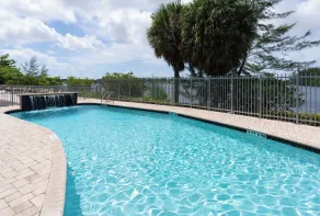 Holiday Inn Express Miami Airport-Blue Lagoon Area by IHG - Piscine