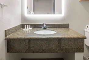 Days Inn by Wyndham San Diego-East/El Cajon - Salle de bain