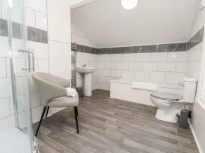 46 St Mary's Walk - Baño