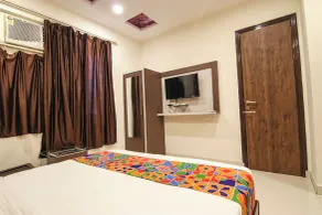 Hotel Rosewood Inn - Room