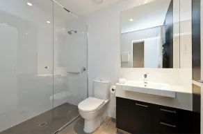 Quest Rockingham - Bathroom