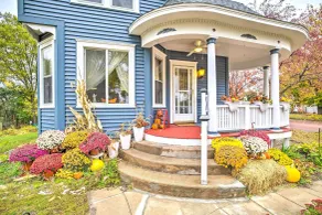 Pet-friendly Osseo Home w/ Fire Pit & Yard! - Innenbereich
