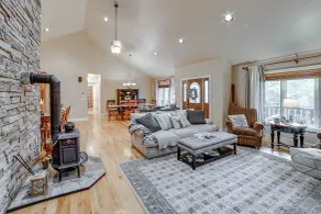 2 Mi to Elk Mountain: Secluded Union Dale Home! - Interior