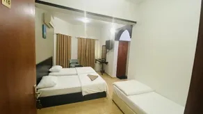 Multaqa - Room
