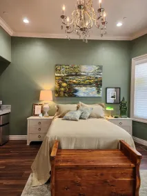 Hummingbird House - Room