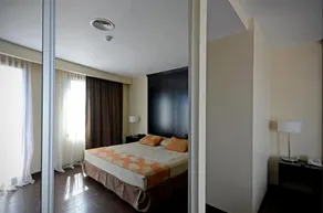 Grand Crucero Hotel - Zimmer
