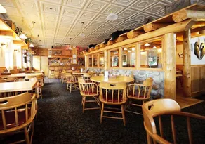 Frontier Suites Hotel in Juneau - Restaurant