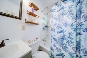 Ashtabula Home Rental - 2 Mi to Lake Erie, Beaches - Intérieur