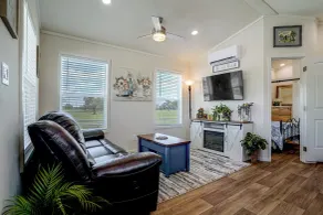 Tiny Home Retreat Close to Lake Granbury - Innvendig
