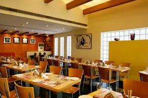 Lemon Tree Hotel, Udyog Vihar, Gurugram - Restaurant