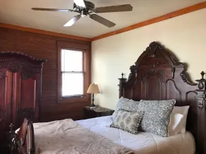 300 Clifton - Room